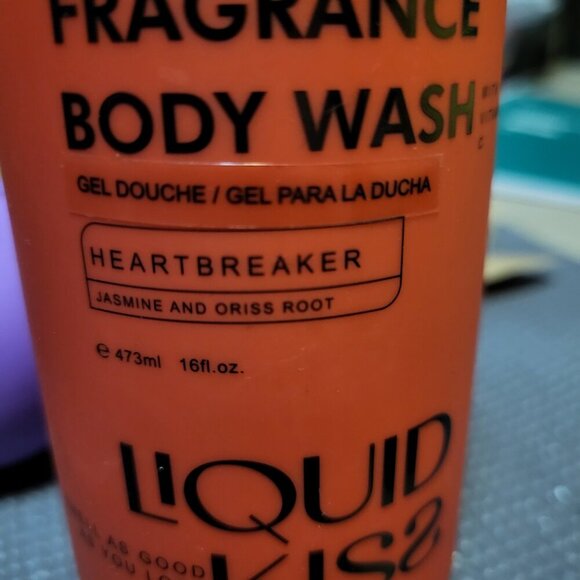 NEW LIQUID KISS FRAGRANCE BODY WASH - Picture 3 of 4